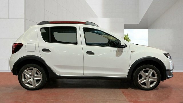 Dacia Sandero Stepway 2014 0.9 Tce Laureate Hatchback White #5