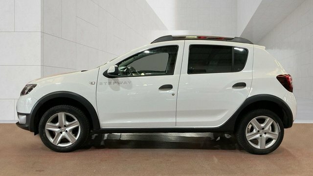 Dacia Sandero Stepway 2014 0.9 Tce Laureate Hatchback White #6