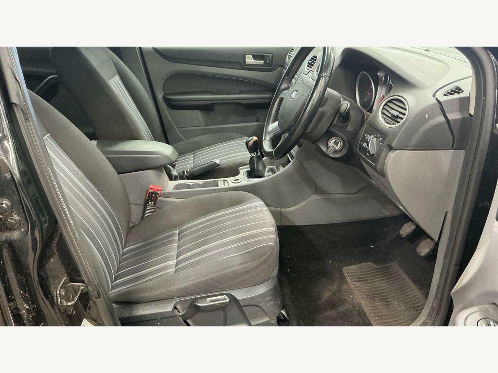 Ford Focus 1.6 Style Black #2
