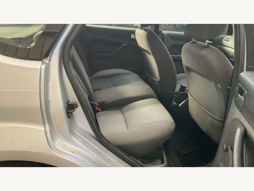 Ford Focus 1.6 Style Silver #2