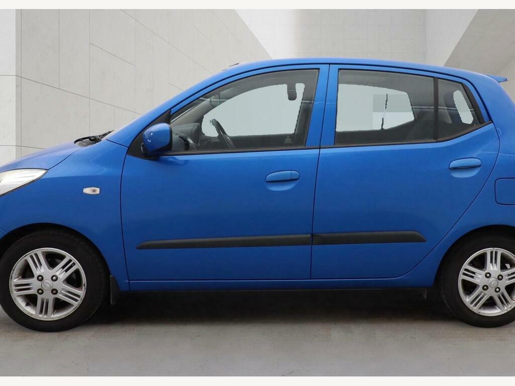 Hyundai I10 Hatchback Classic 2010 Red #9