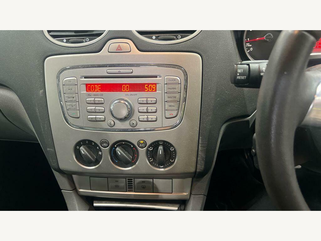 Ford Focus 1.8L Zetec S Tdci 114 Bhp Red #13