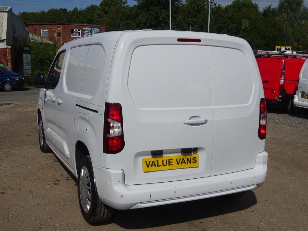 Vauxhall Combo Crg L2h1 2300 1.5 Tb D 100Ps Prime White #16