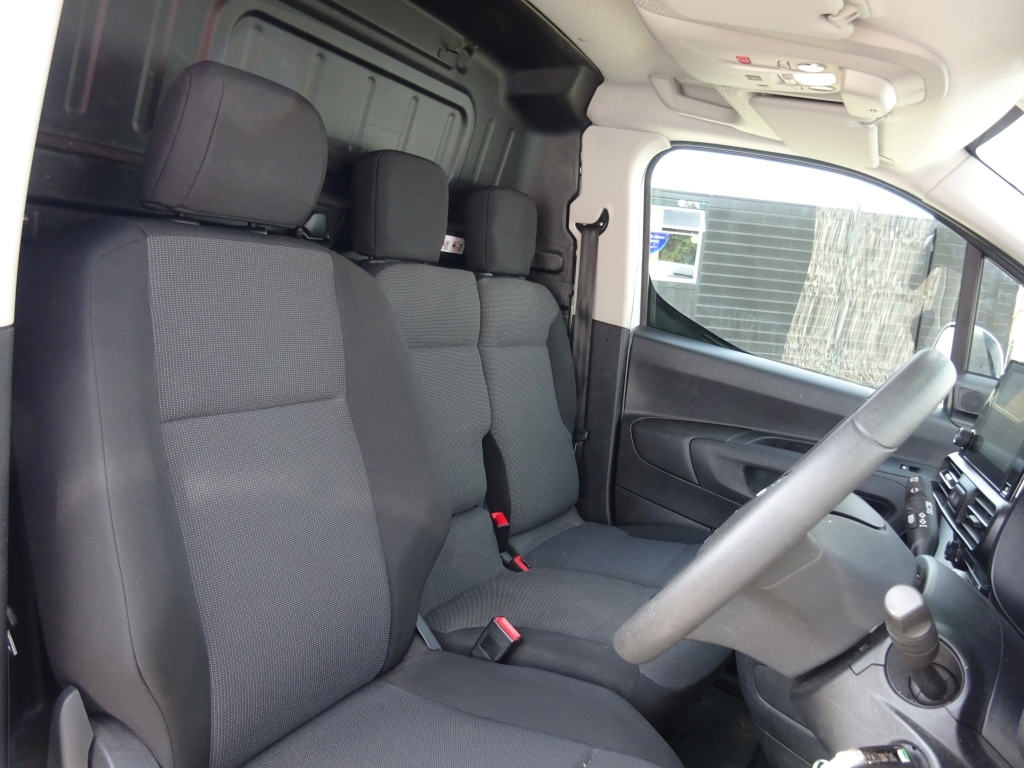 Vauxhall Combo Crg L2h1 2300 1.5 Tb D 100Ps Prime White #18