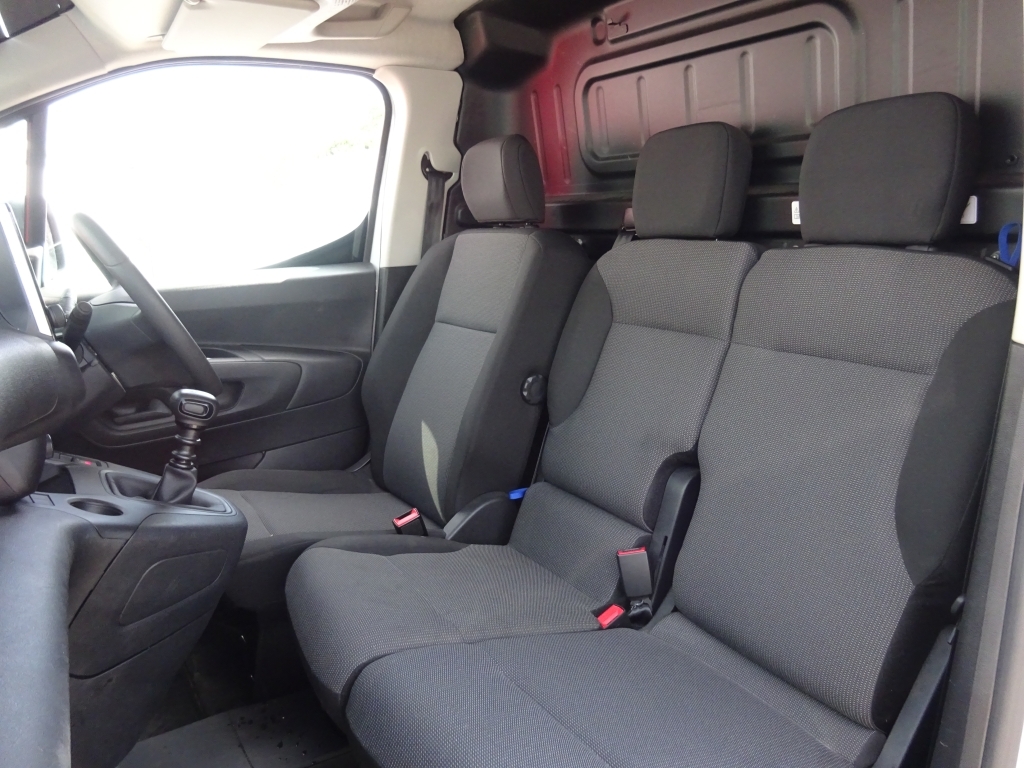 Vauxhall Combo Crg L2h1 2300 1.5 Tb D 100Ps Prime White #9