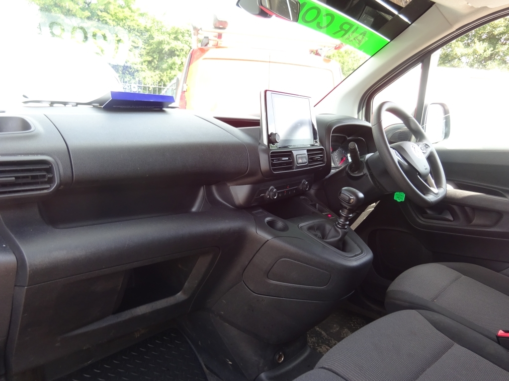 Vauxhall Combo Crg L2h1 2300 1.5 Tb D 100Ps Prime White #11