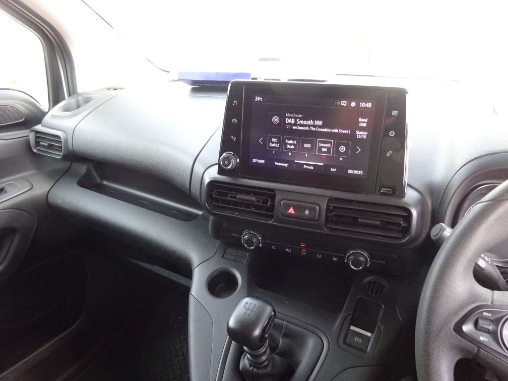 Vauxhall Combo Crg L2h1 2300 1.5 Tb D 100Ps Prime White #10