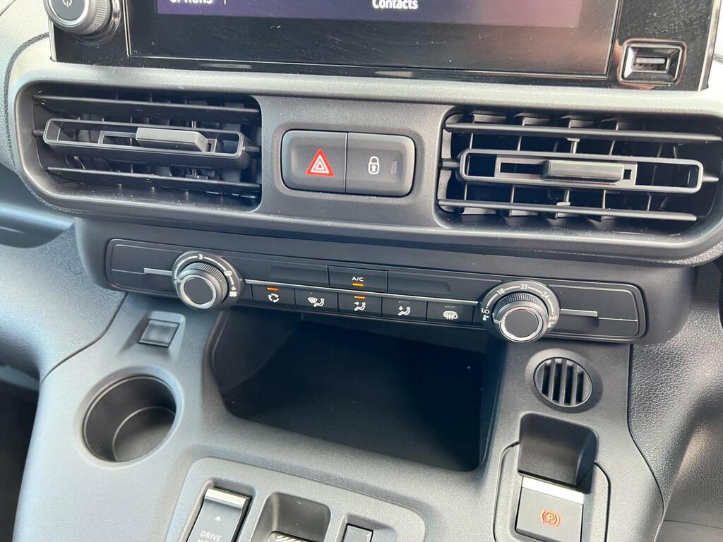 Vauxhall Combo-e Life 2024 74 52Kwh  #41