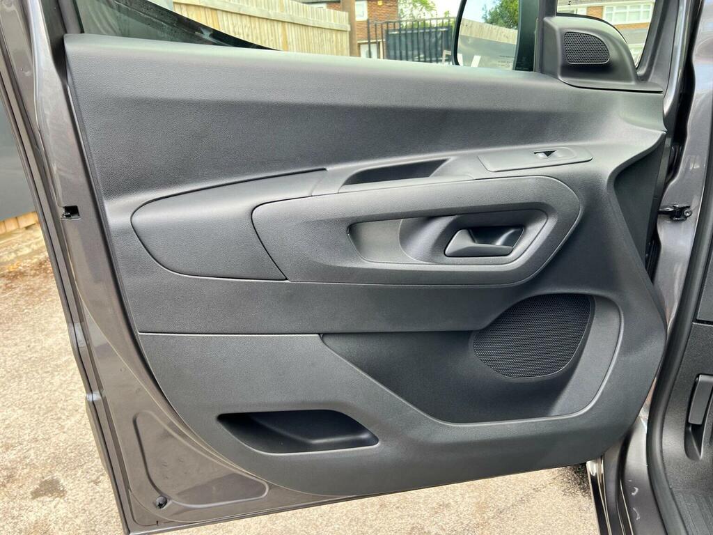 Vauxhall Combo-e Life 2024 74 52Kwh  #45