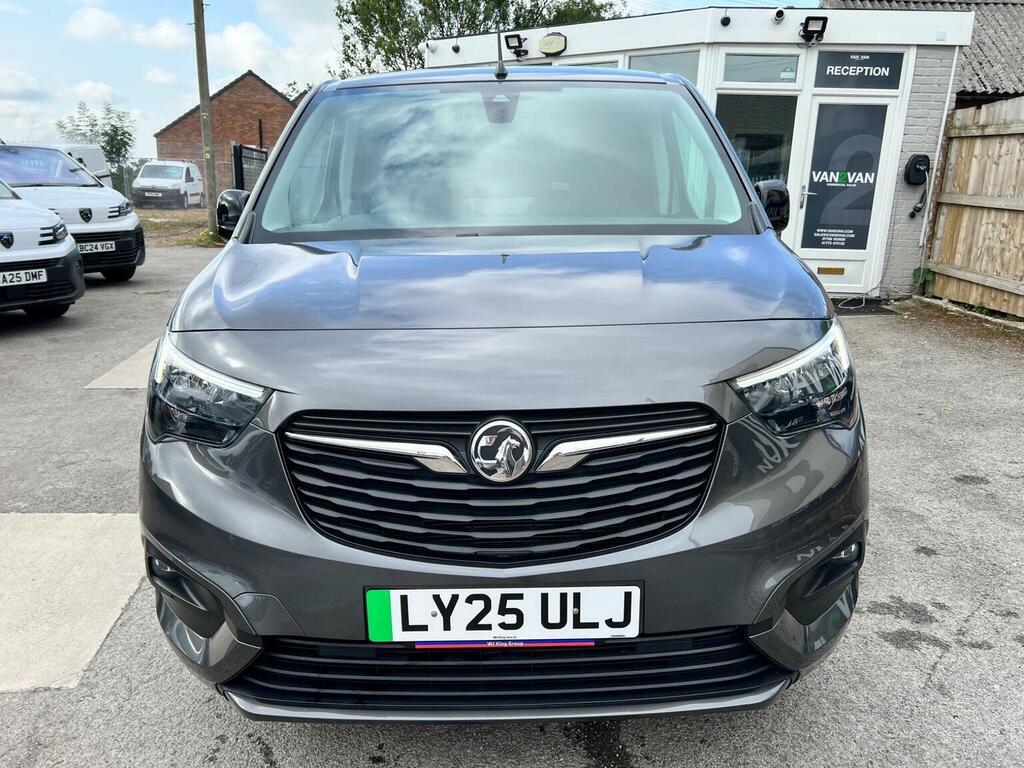 Vauxhall Combo-e Life Panel Van 2300 50Kwh Pro L1 7.4Kw Charge Grey #2