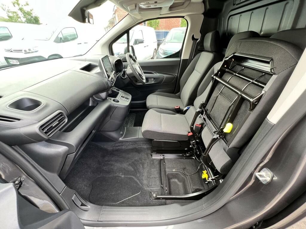 Vauxhall Combo-e Life 2024 74 52Kwh  #20