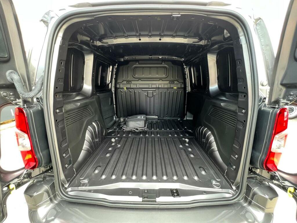 Vauxhall Combo-e Life 2024 74 52Kwh  #10