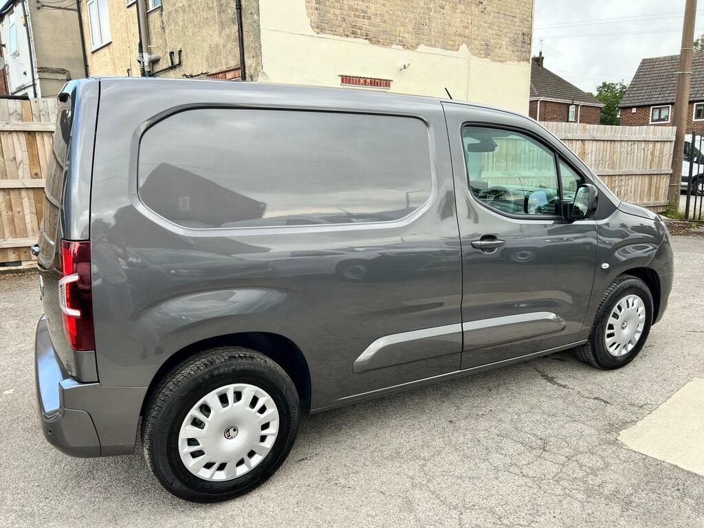 Vauxhall Combo-e Life 2024 74 52Kwh  #11