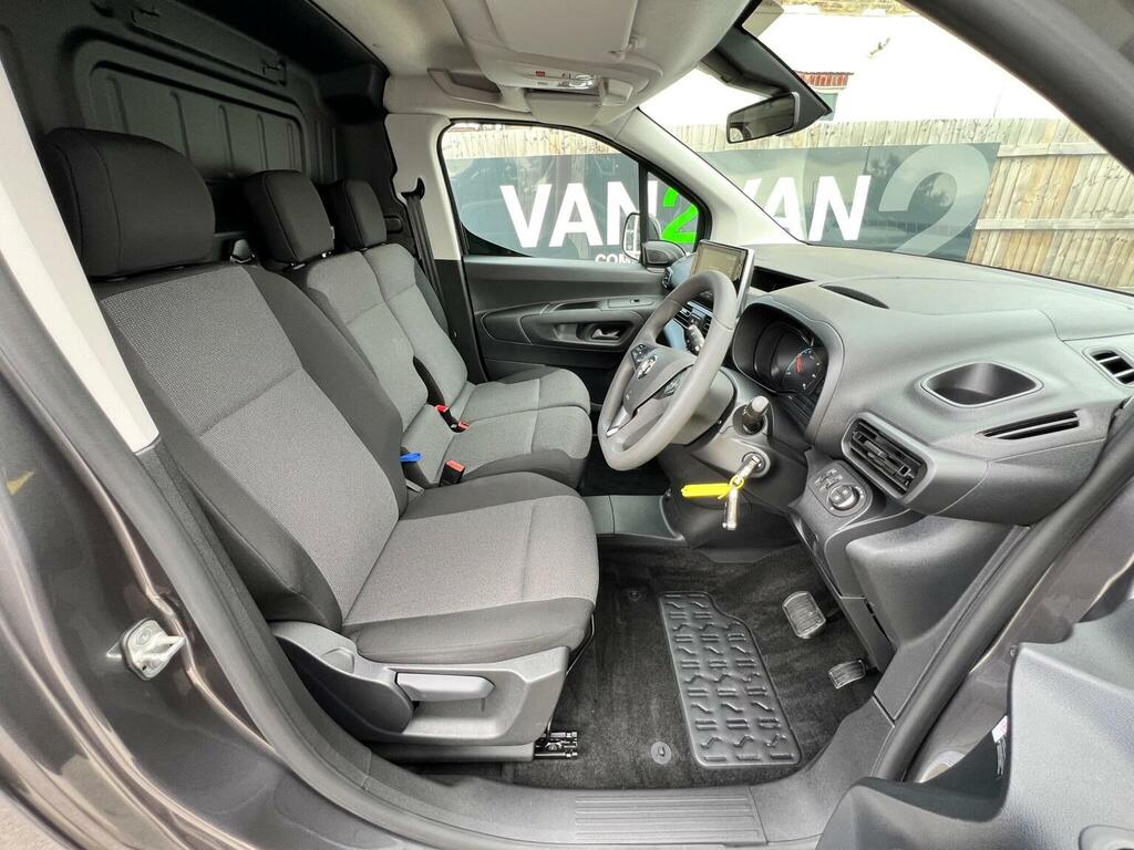 Vauxhall Combo-e Life 2024 74 52Kwh  #17