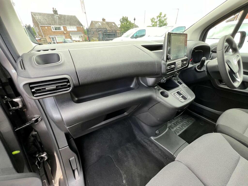 Vauxhall Combo-e Life 2024 74 52Kwh  #25