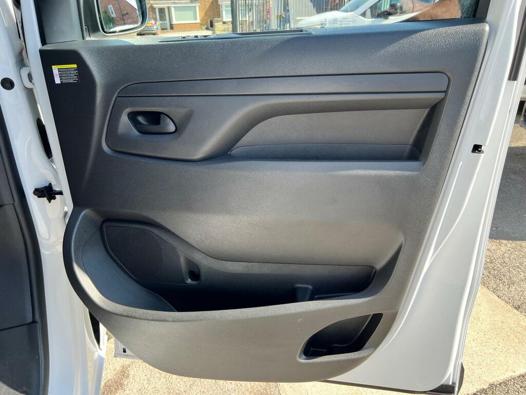Peugeot E-Expert Panel Van E 1000 75Kwh Professional Long Panel Van #38