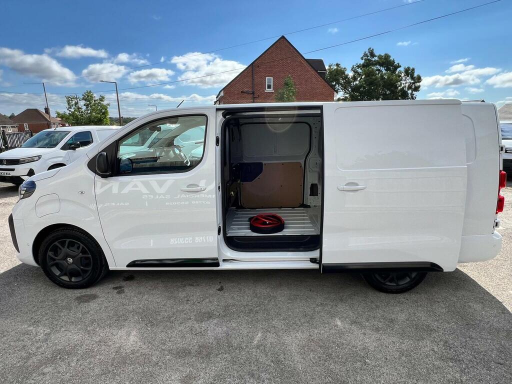 Vauxhall Vivaro Panel Van 75Kwh Pro XL Panel Van Lwb 6Dr 11K White #4