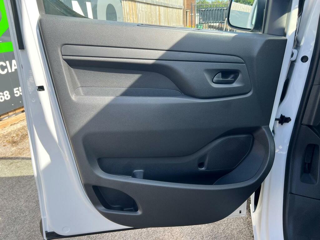 Peugeot E-Expert E 1000 75Kwh Professional Premium Standard Panel White #38