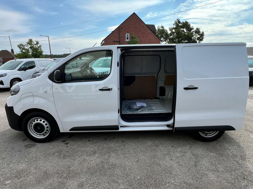 Peugeot E-Expert Panel Van 75Kwh Professional Standard Panel Van Au BG74MFK White #4