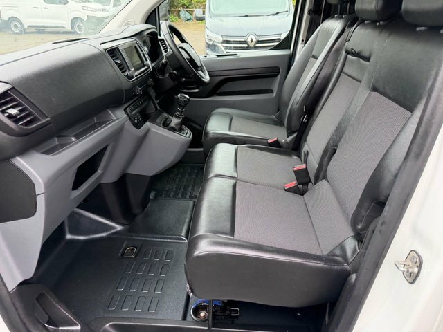 Vauxhall Vivaro Turbo D 2900 Sportive DY69ZGS White #5
