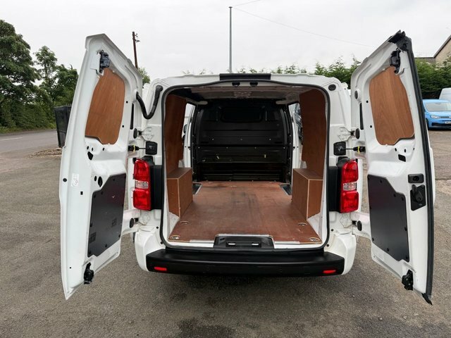 Vauxhall Vivaro Turbo D 2900 Sportive DY69ZGS White #4