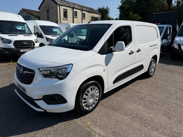 Vauxhall Combo Turbo D 2300 Sportive White #5