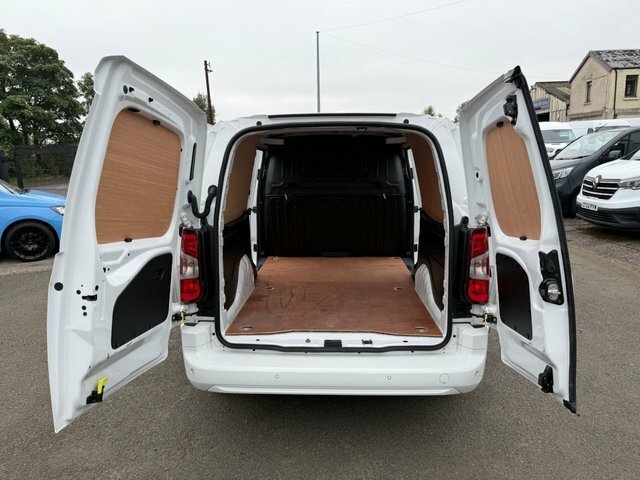 Vauxhall Combo Turbo D 2300 Sportive White #4