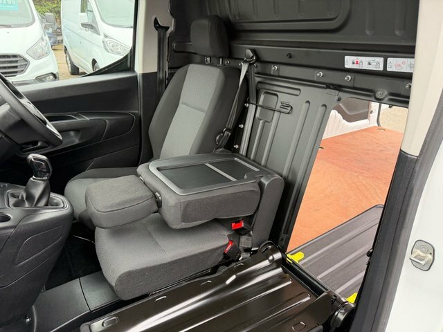 Vauxhall Combo Turbo D 2300 Sportive White #5