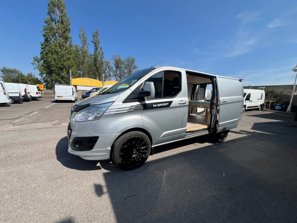 Ford Transit Custom 2.2 Tdci 125Ps Low Roof Limited Van Silver