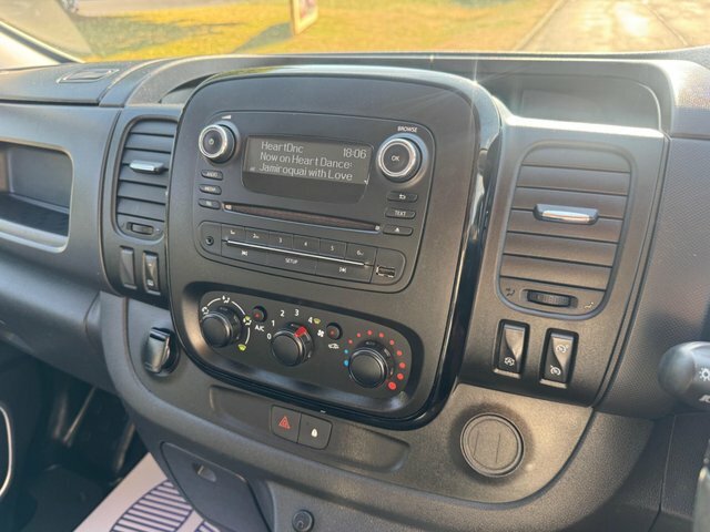 Vauxhall Vivaro Turbo D 3100 Sportive L2 H1 Euro 6 150Ps U1385 U Black #12