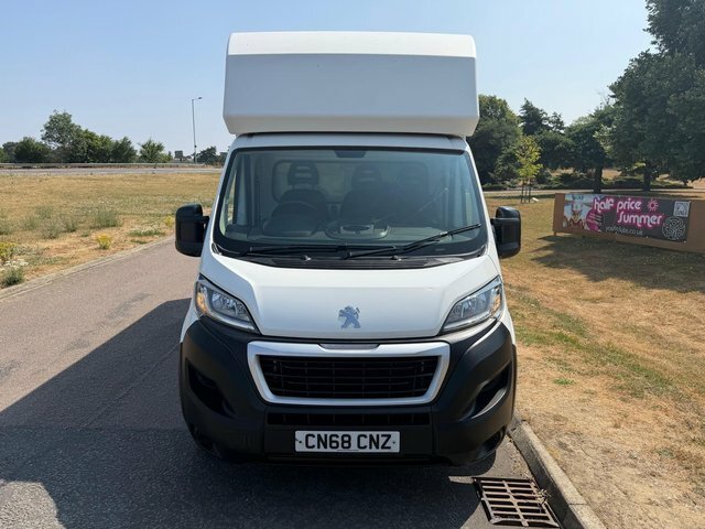 Peugeot Boxer 2.0 Bluehdi 335 Built For Business Luton Diese White