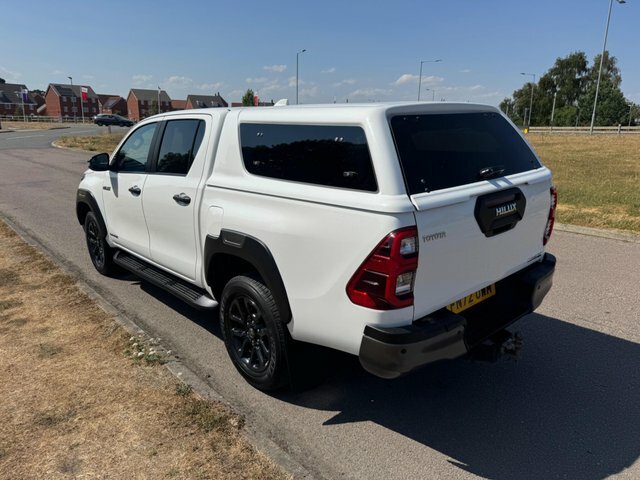Toyota HILUX 2.8 D-4d Invincible X 4Wd Euro 6 S S White #5