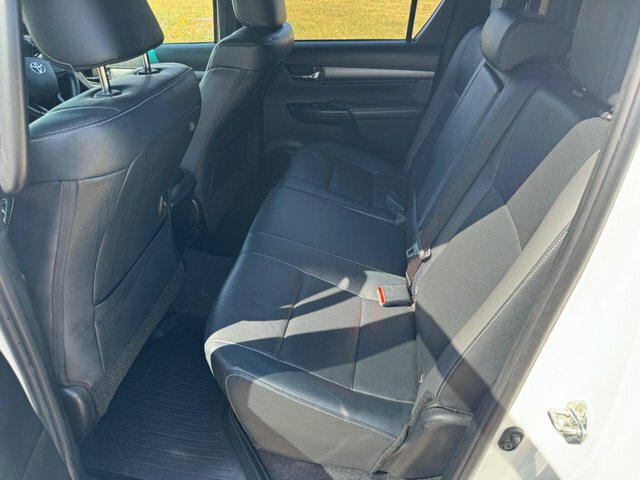 Toyota HILUX Active Extra Cab Pick Up 2.4 D-4d Grey #17