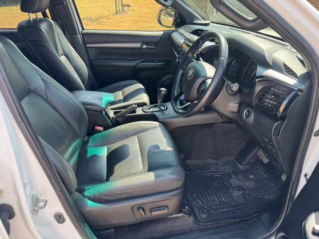 Toyota HILUX Active Extra Cab Pick Up 2.4 D-4d Grey #10