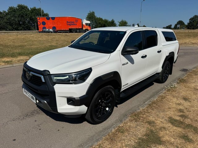 Toyota HILUX 2.8 D-4d Invincible X 4Wd Euro 6 S S White #3