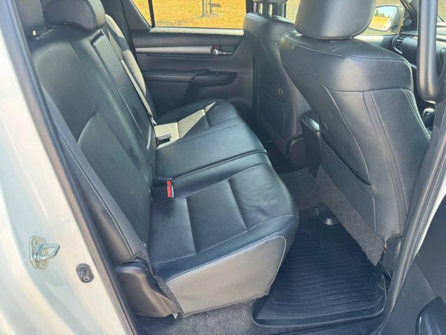 Toyota HILUX Active Extra Cab Pick Up 2.4 D-4d Grey #9