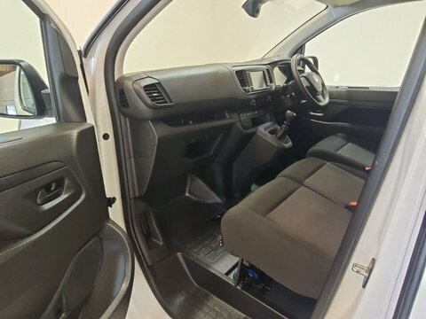 Vauxhall Vivaro 1.5 Turbo D DL23XHY #6
