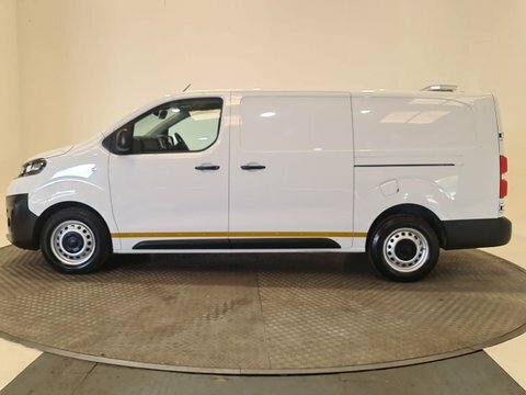 Vauxhall Vivaro 2.0 Turbo D DV73JVH #3