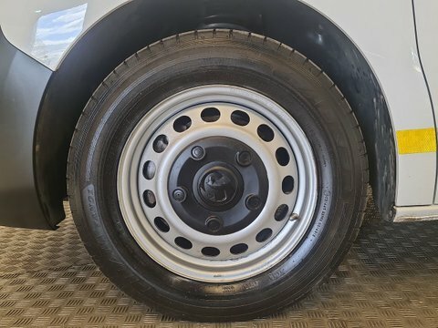 Vauxhall Vivaro 2.0 Turbo D DV73JVH #4