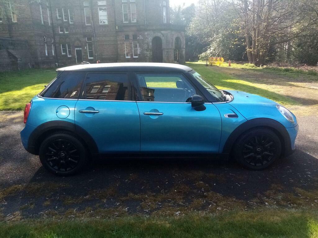 Mini Hatch 1.5 Cooper D Hatchback Blue