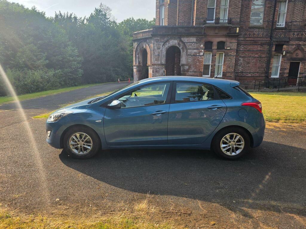 Hyundai I30 1.6 Crdi Blue Drive Active Euro 5 S S EU64XXG Blue #4