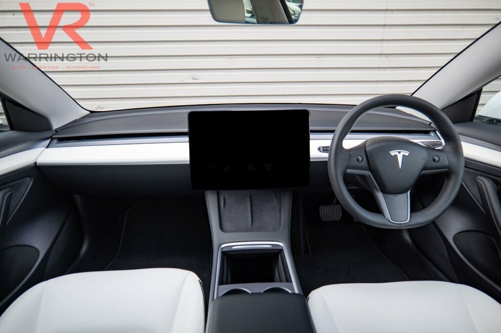 Tesla Model 3 Saloon GF23OZR White #2