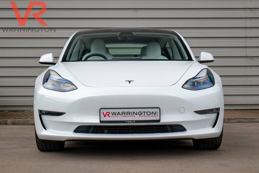 Tesla Model 3 Saloon GF23OZR White #4