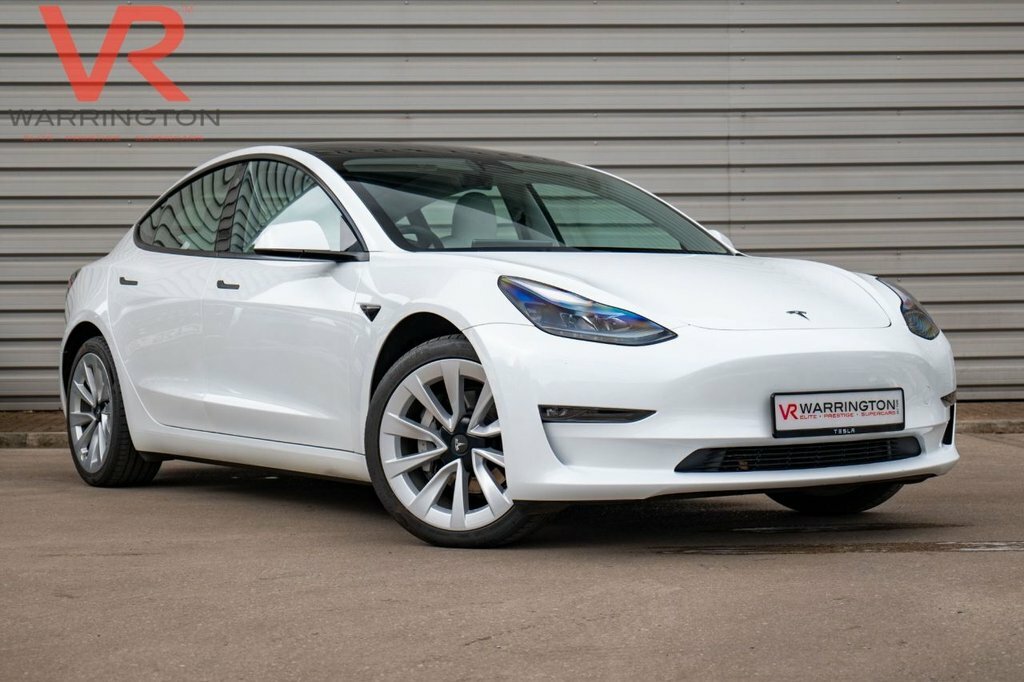 Tesla Model 3 Saloon White