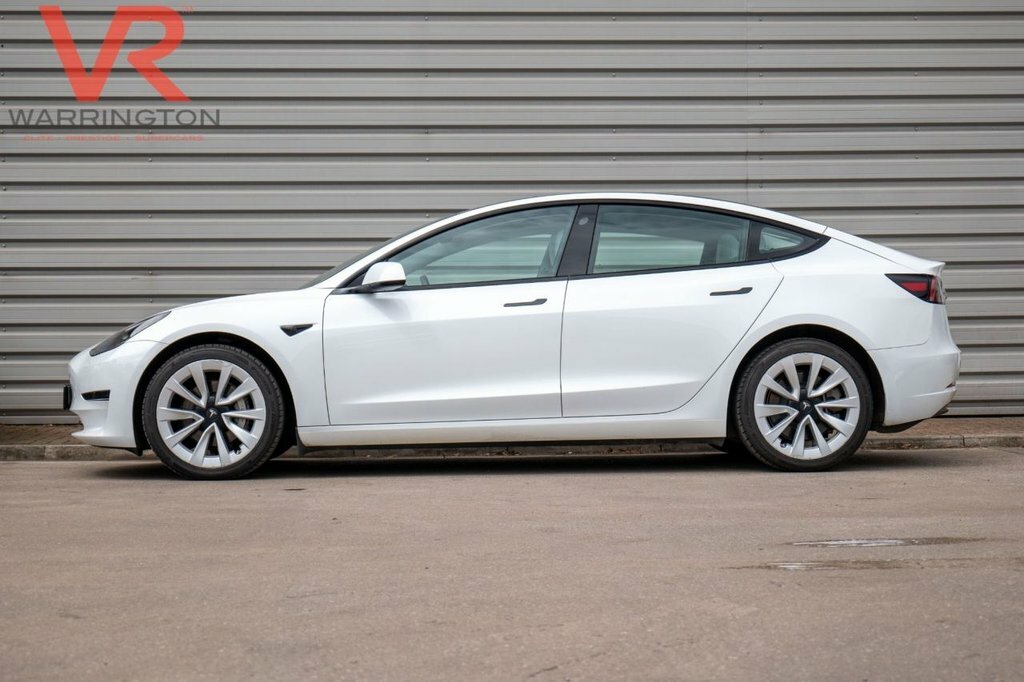 Tesla Model 3 Saloon GF23OZR White #6