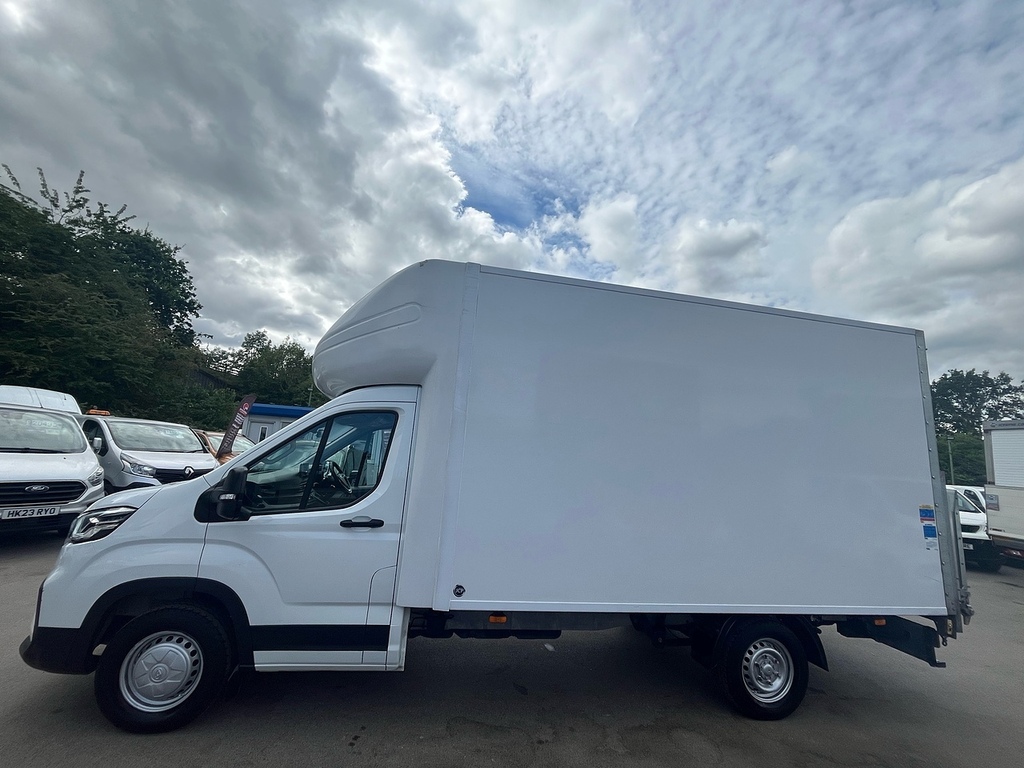 Maxus Deliver 9 2.0 D20 Chassis Cab Rwd L4 Euro WV24UXJ White #4