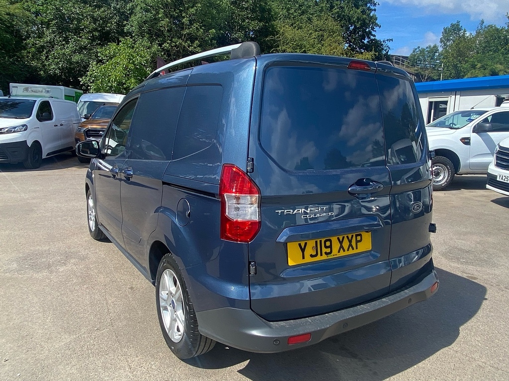 Ford Transit Courier Ecoboost Limited YJ19XXP Blue #5