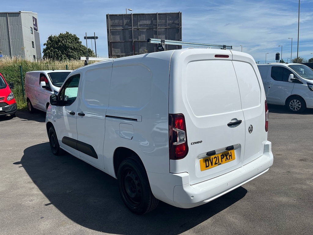 Vauxhall Combo 1.5 Turbo D 2300 Sportive Panel Van Man DV21PXH White #4
