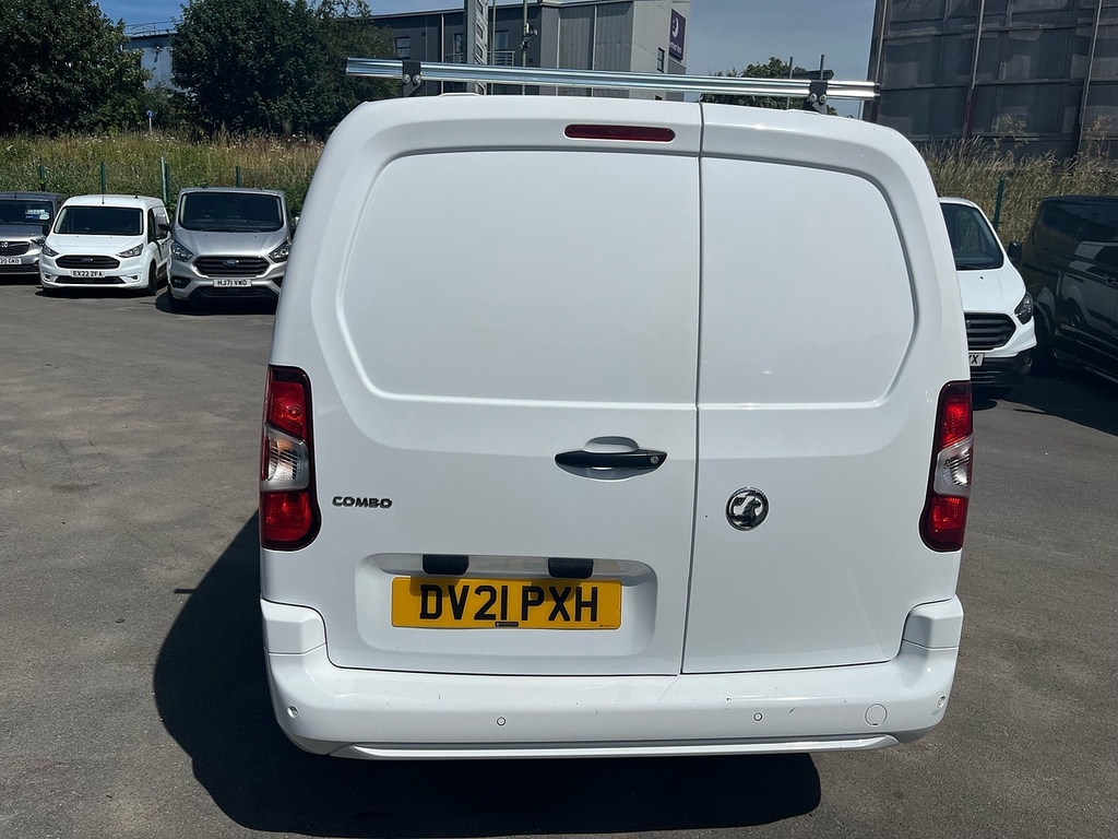 Vauxhall Combo 1.5 Turbo D 2300 Sportive Panel Van Man DV21PXH White #3