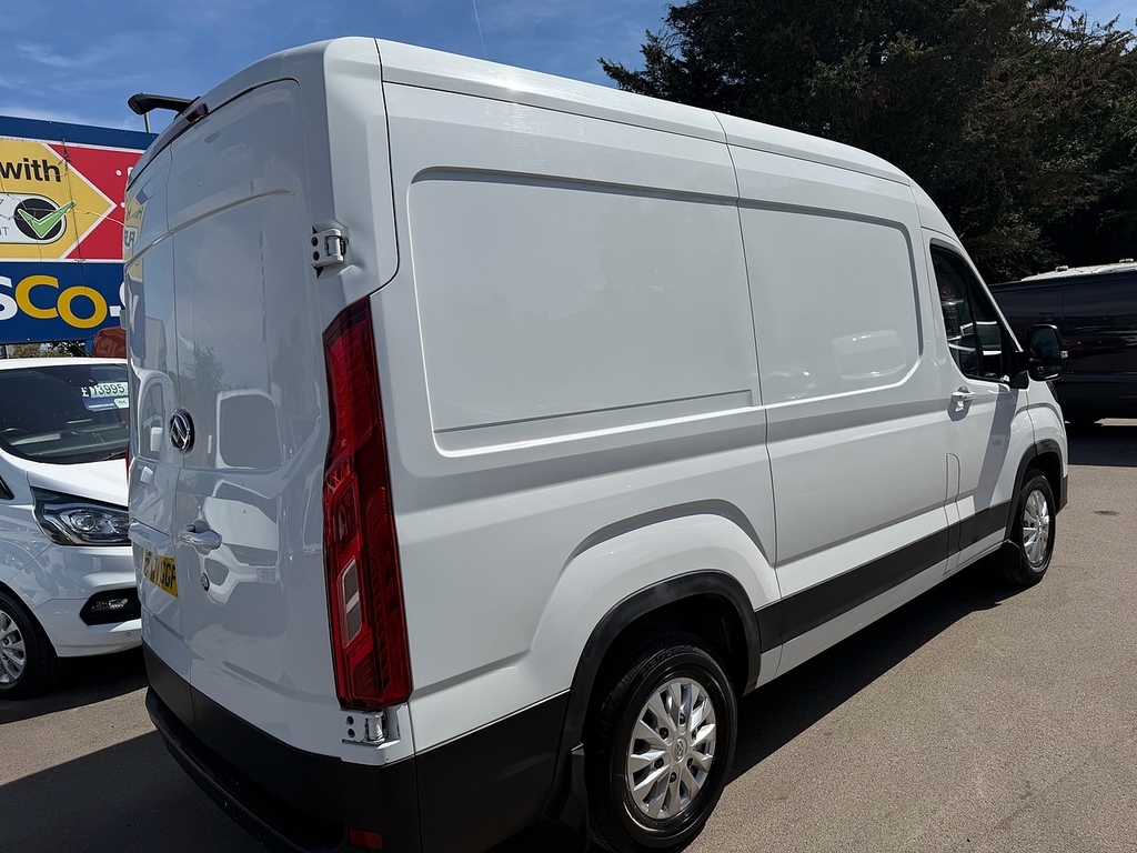 Maxus Deliver 9 2L Null White #8